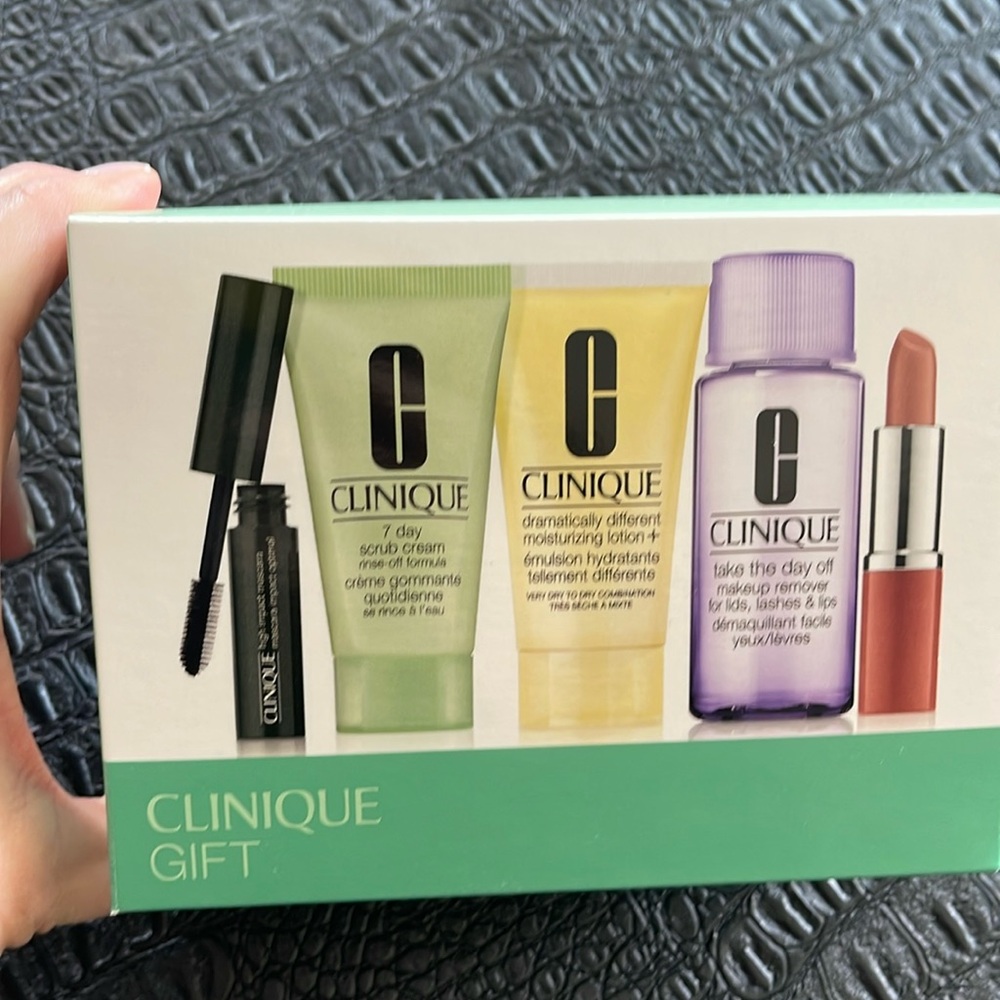 Clinique Gift Set -5 Products Included Great for Travel